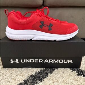 NWB Men’s Under Armor Charged Assert 10 Tennis Shoes in Red and Black - 12